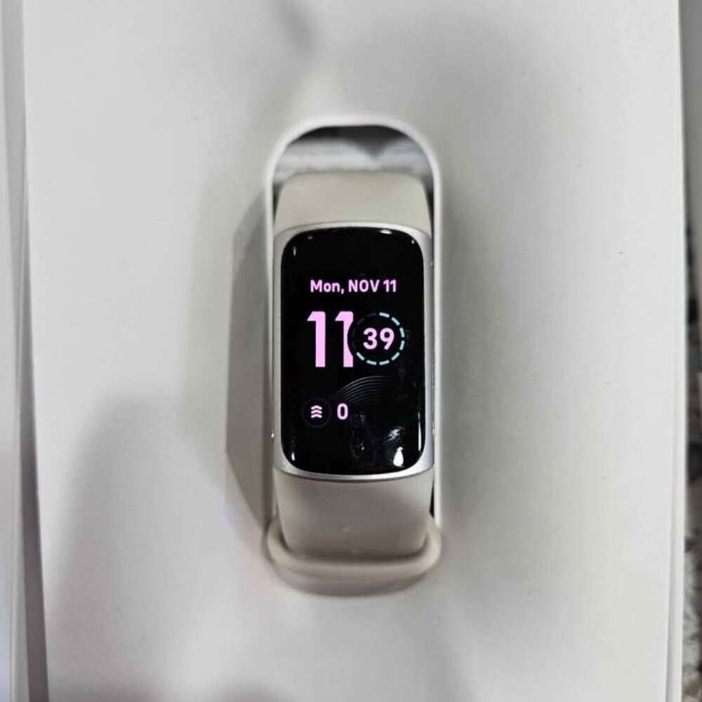 Used fitbit Charge 5